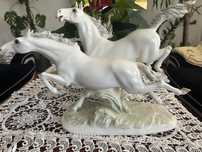 Konie z porcelany