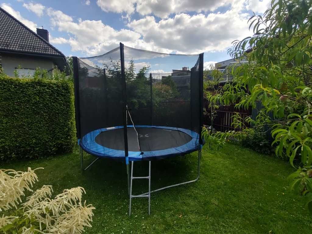 Trampolina ogrodowa
