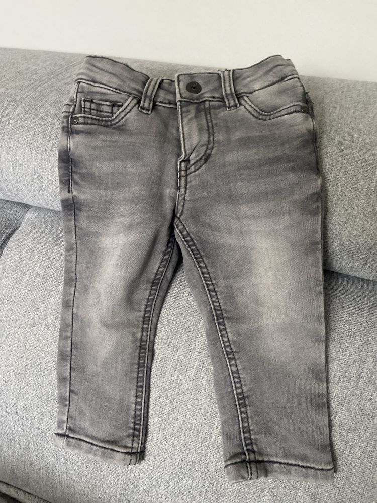 Jeansy r80 Reserved