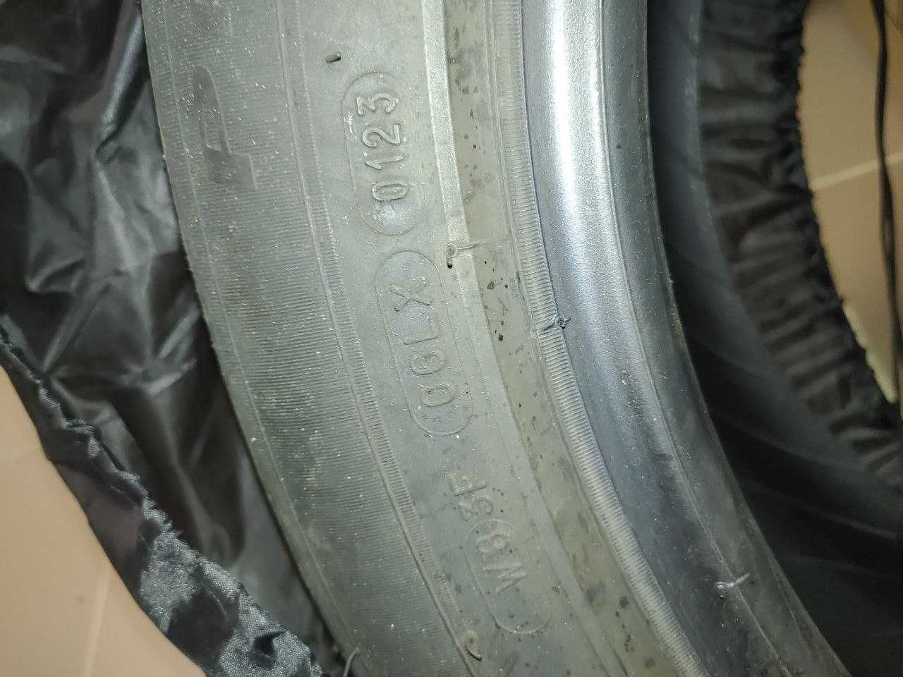 Літні шини Michelin 215/55 R17 майже нові