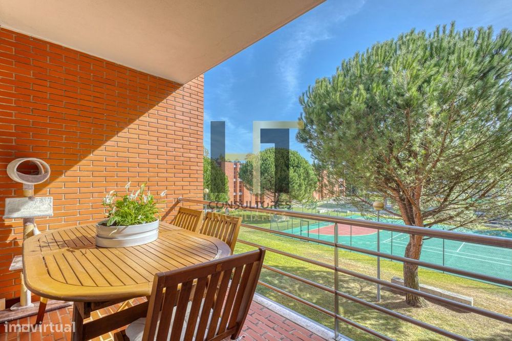 Apartamento | T2 | Suíte | Varanda | Box Fechada | Maia