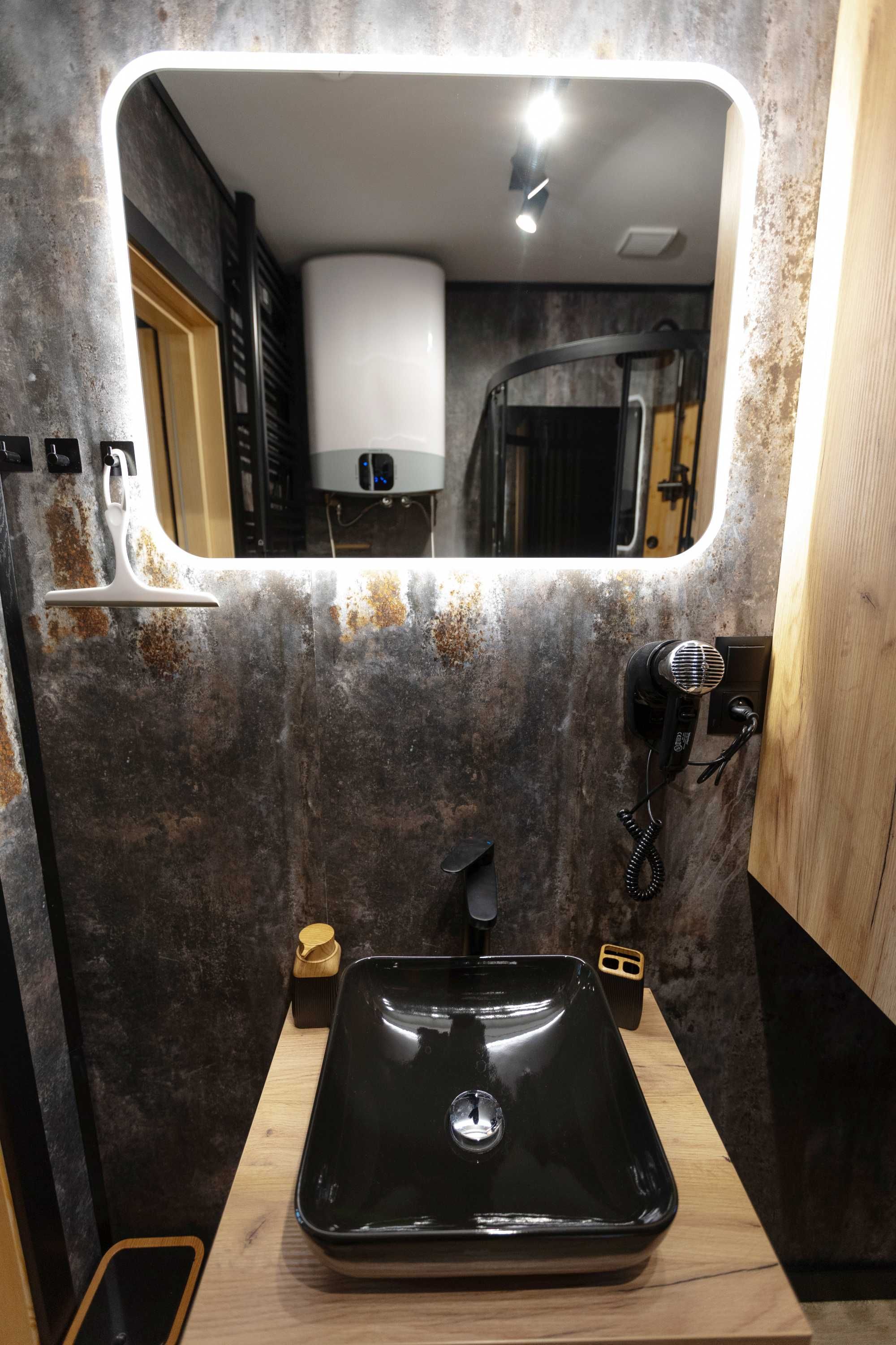 Domki nad jeziorem na Mazurach z sauna, jacuzzi