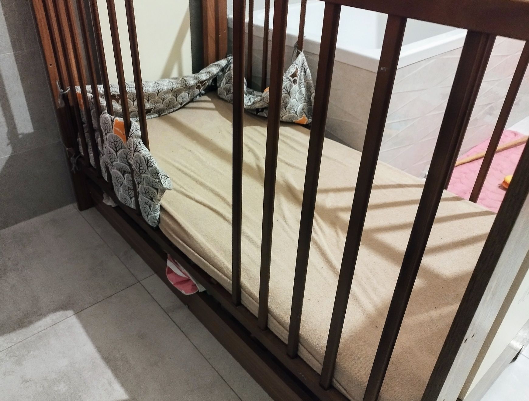 Stylowe łóżeczko dziecięce skrzat Miki 120x60