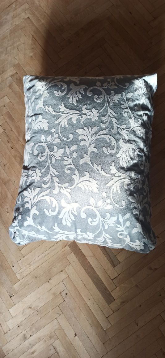Продам подушки від дивану 4 шт