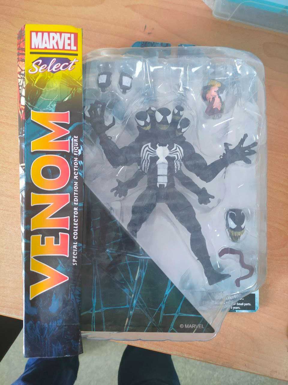 Фігура Веном Marvel Select Venom Diamond Select Toys