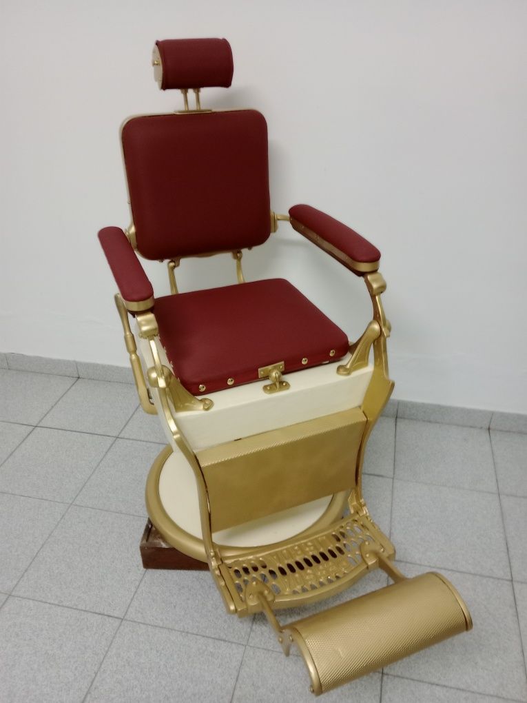 Cadeira de barbeiro restaurada