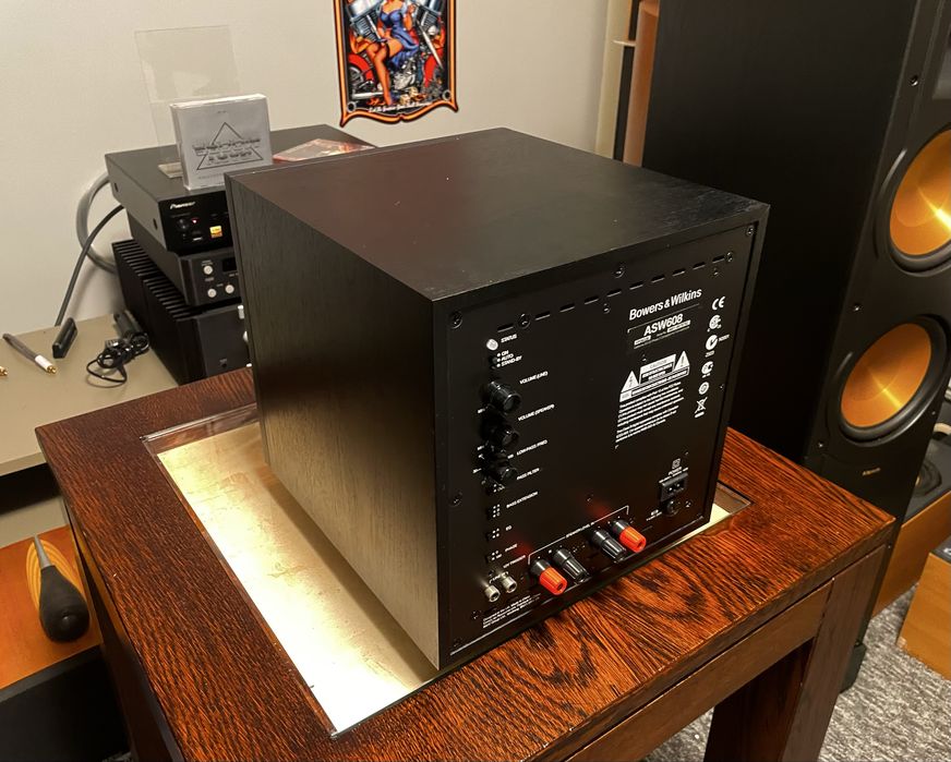 Subwoofer aktywny Bowers & Wilkins ASW 608 200 Watt