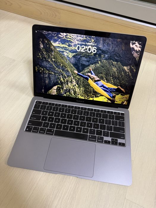 Macbook air 2020 m1 на запчастини