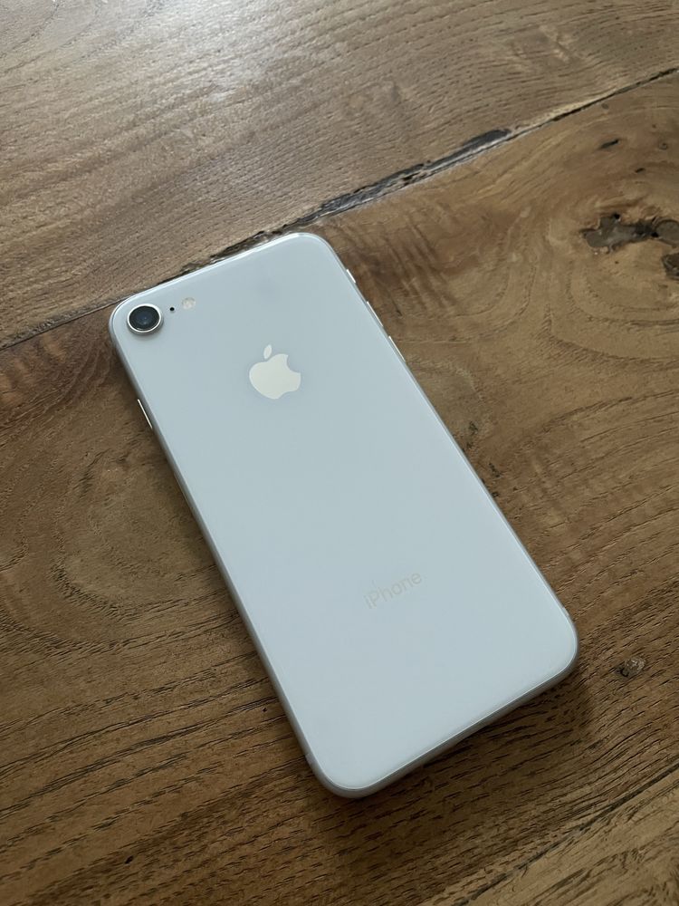Iphone 8 . Apple