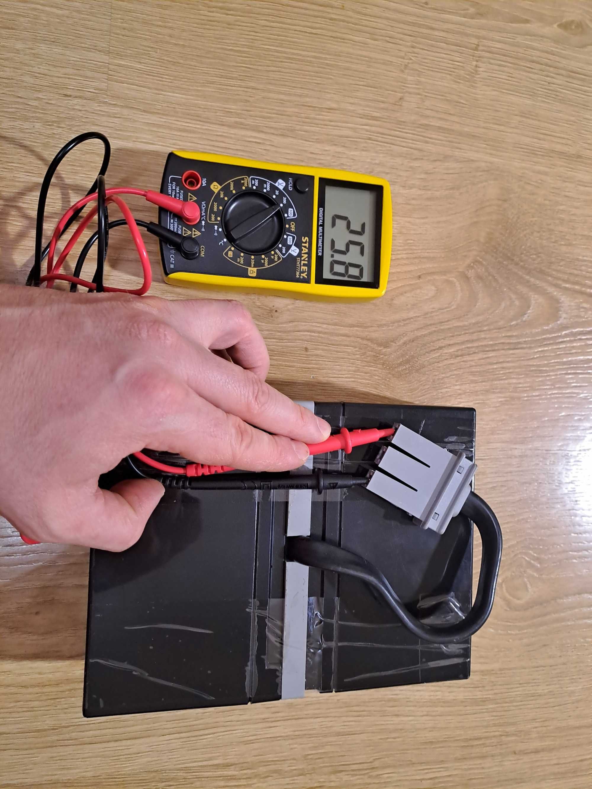 Бесперебійник ИБП APC Back-UPS RS 800VA