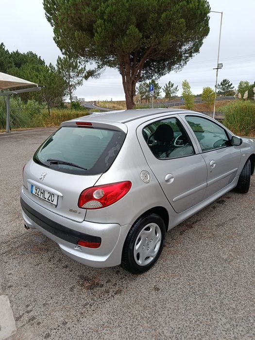 Peugeot 206 versão especial +