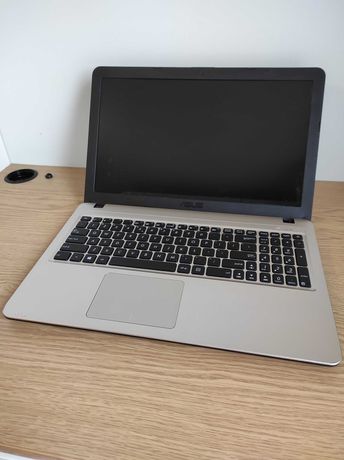 Laptop Asus F540SA - 4GB - 256GB SSD - WINDOWS 10 - Bardzo dobry stan