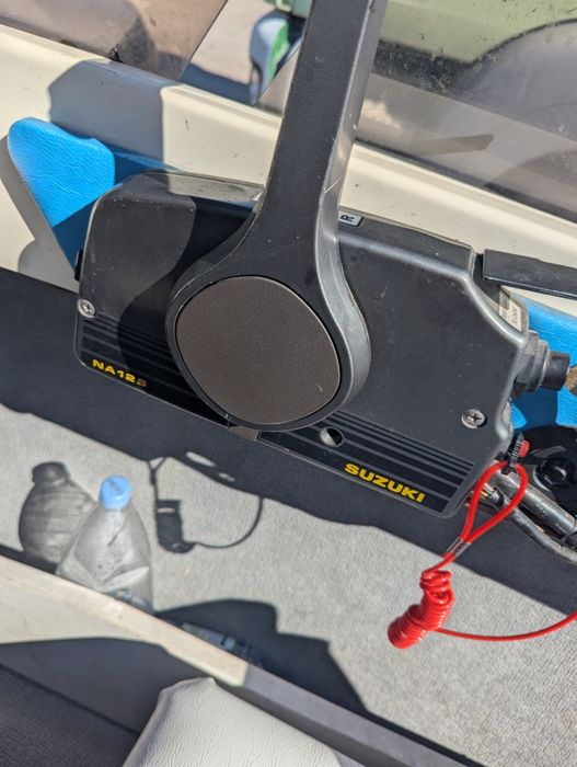 Продам Італійський пластиковий катер з мотором Suzuki