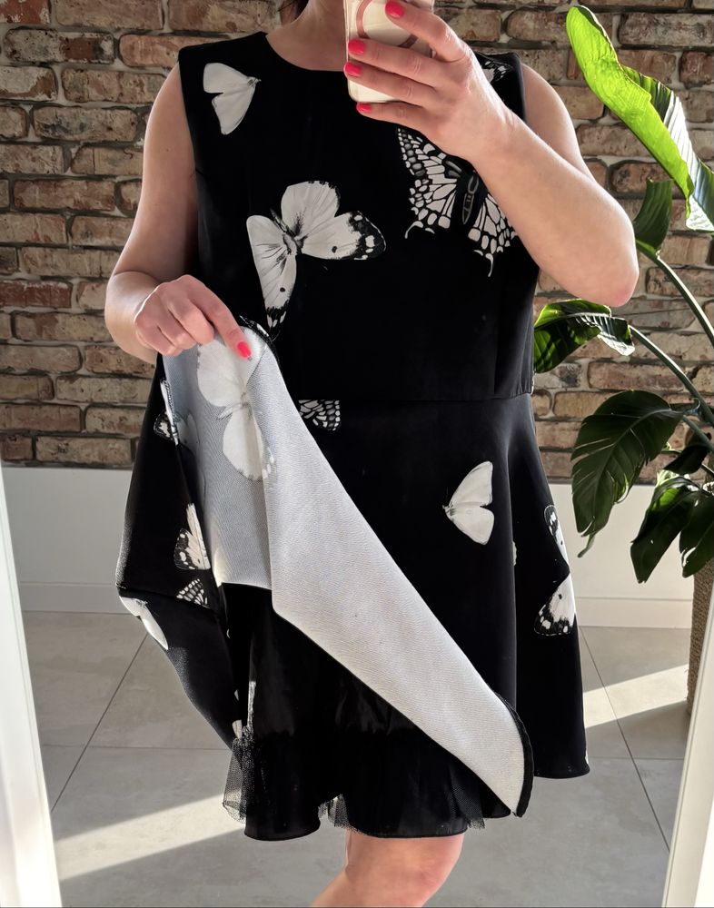 Rozkloszowana sukienka w motyle 52/54wysokogatunkowa piekny marerial