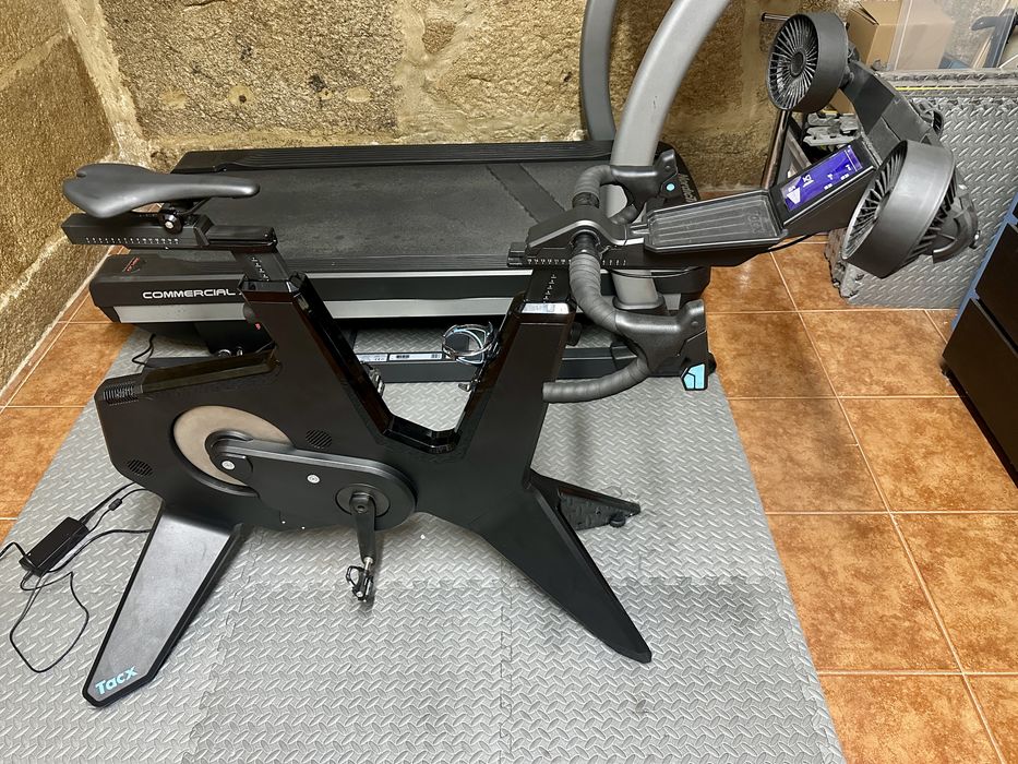 Bicicleta de treino Tacx NEO Bike Smart