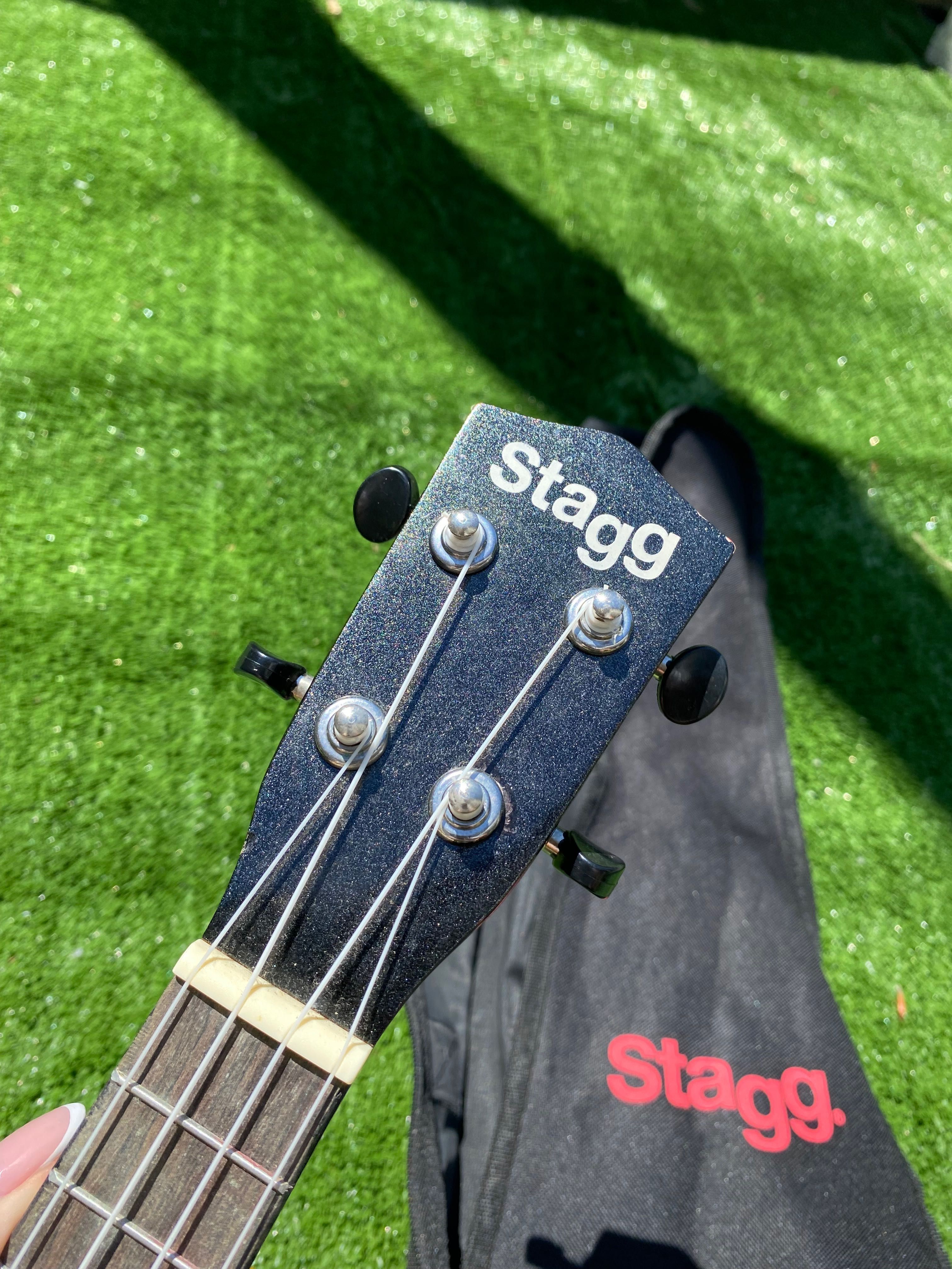 Ukulele Stagg Preto