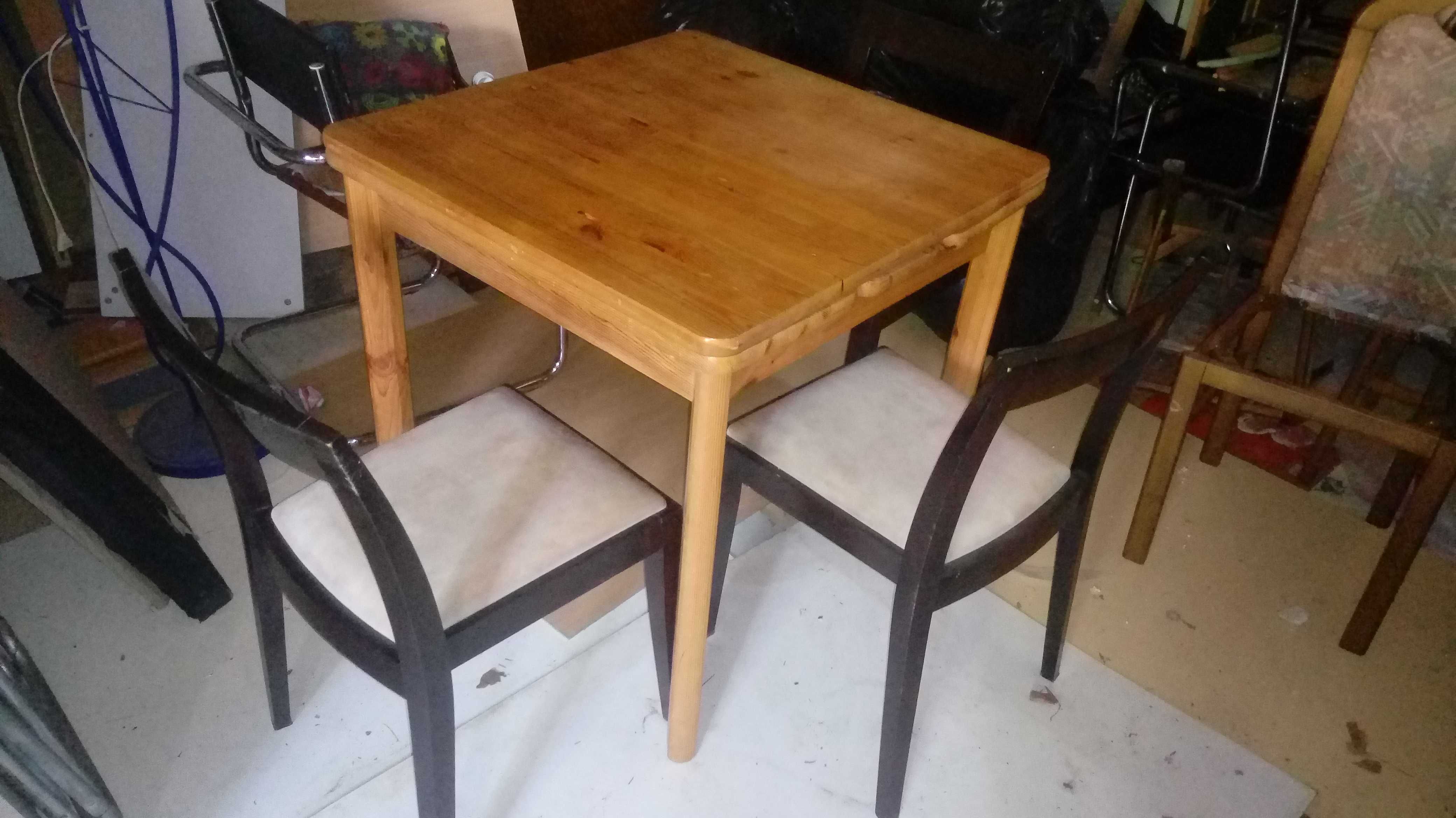 stolik kawowy z 3 krzesłami