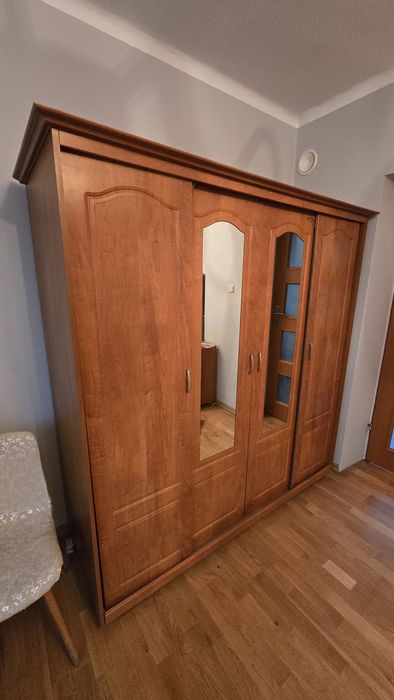 Szafa 4 drzwiowa suwana brązowa na ubrania