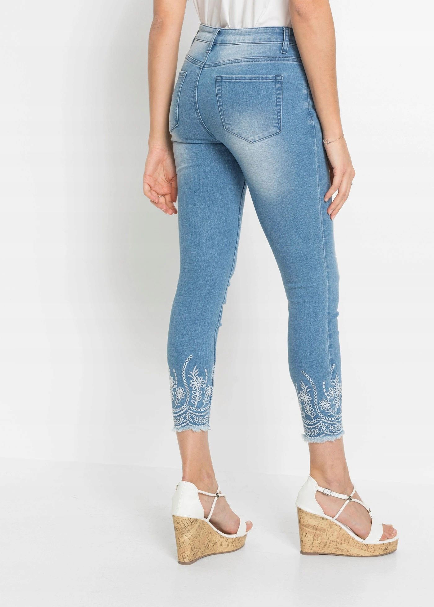 B.P.C jeansy damskie 3/4 z haftem skinny ^46