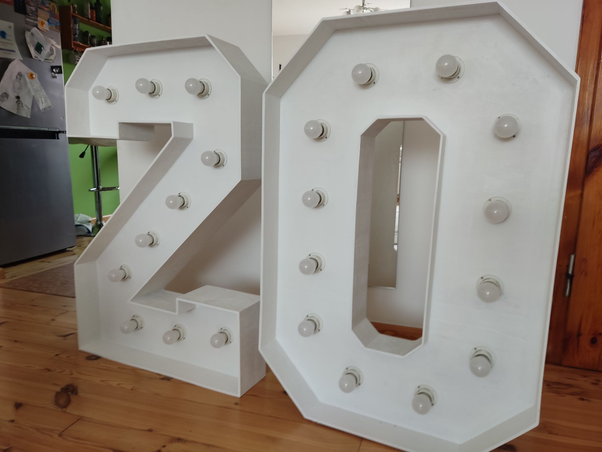 ,, 20'' cyfra led w 3 D. komplet.