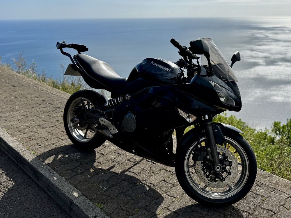 Kawasaki ER-6F - Preta
