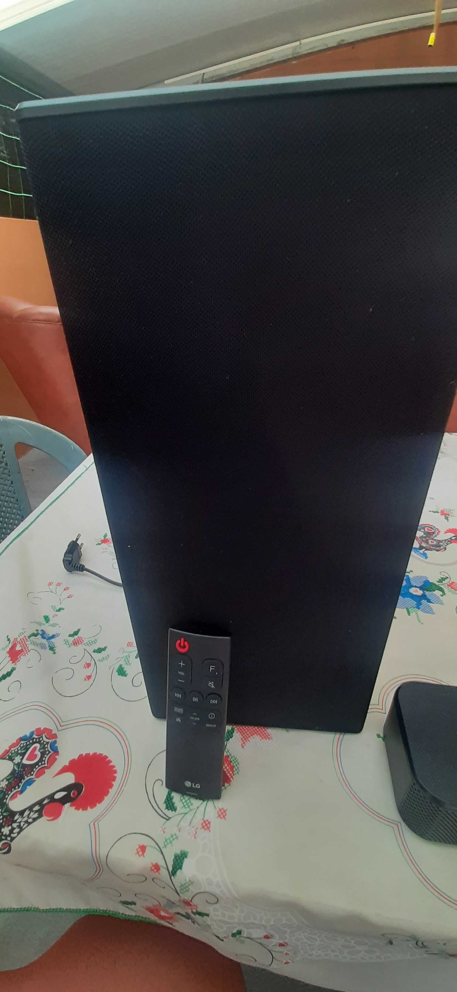 Vendo este soundbar da marca LG de 400rms