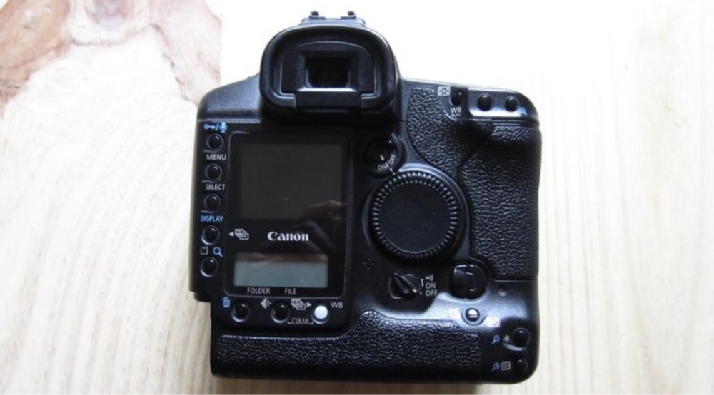 Canon EOS-1 D Mark II Digital