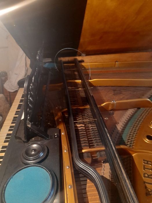 Рояль. Кабинетный рояль, фабрика Bösendorfer. Конец 19-го века.