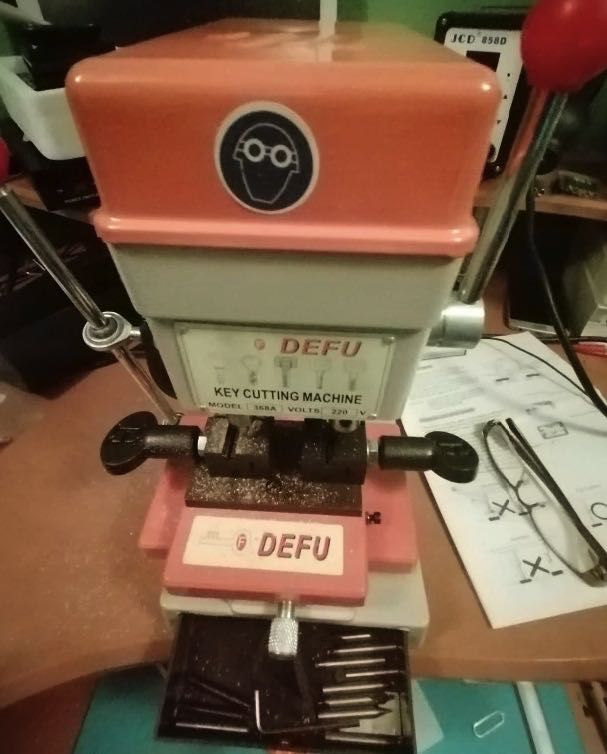 Maszyna do dorabiania kluczy kopiarka frezarka 100W