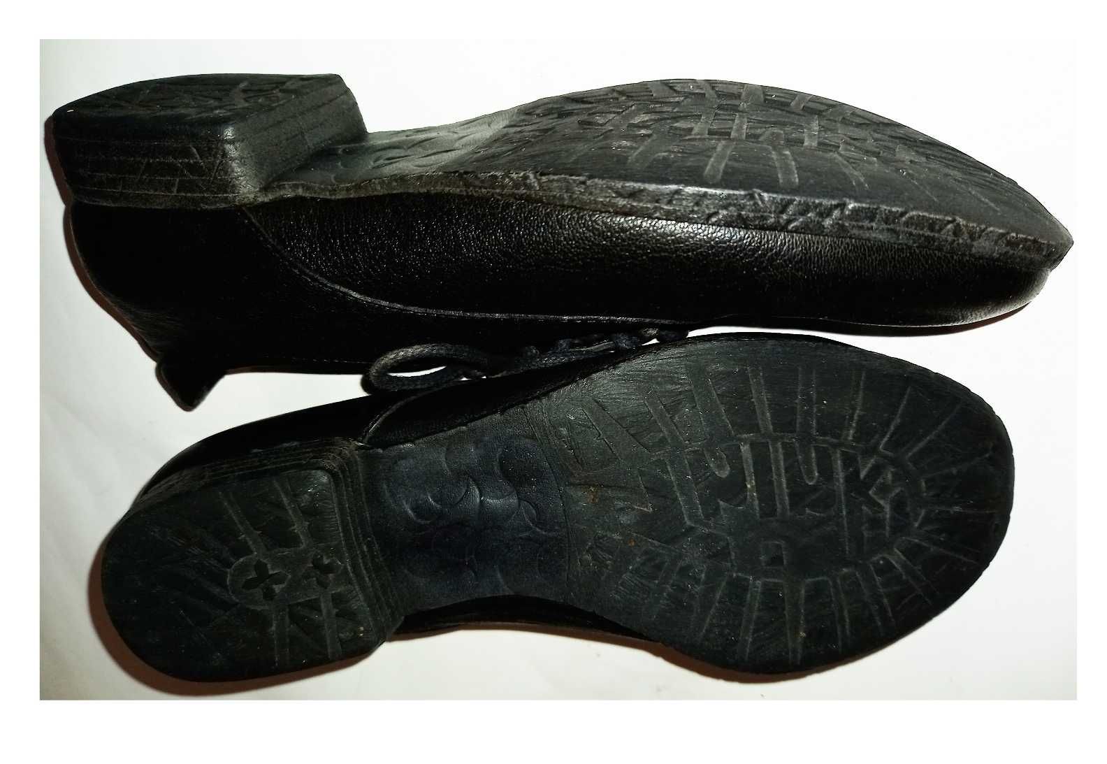 Женские весенние кожаные туфли 39-40 р Демисезонные ботинки женские бу