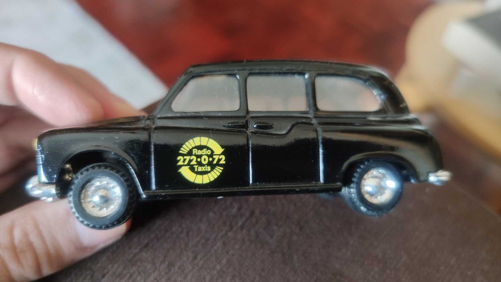 Austin FX4 London Taxi  1:38