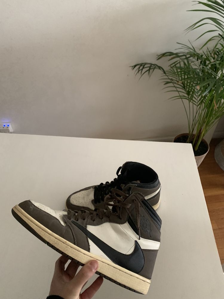 Aj1 Travis scott