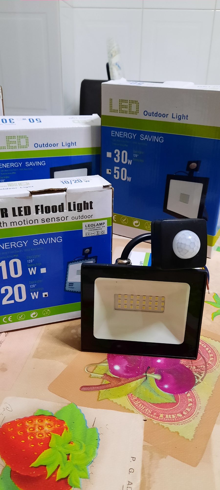 Focos projetor led 20w/50w com sensor movimento