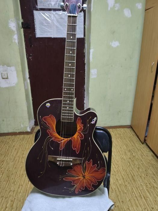 Продам гитару акустическою