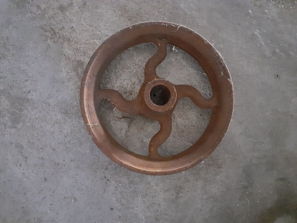 Roda de ferro antiga