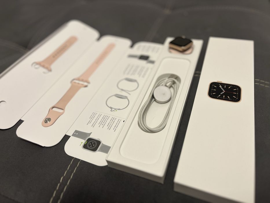 Смарт-часи Apple Watch 6