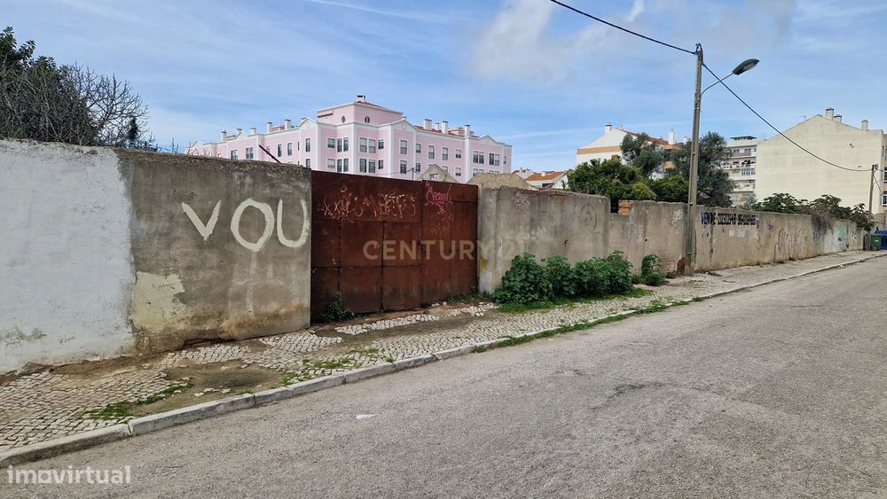 Montijo- Terreno urbano com 140 m2