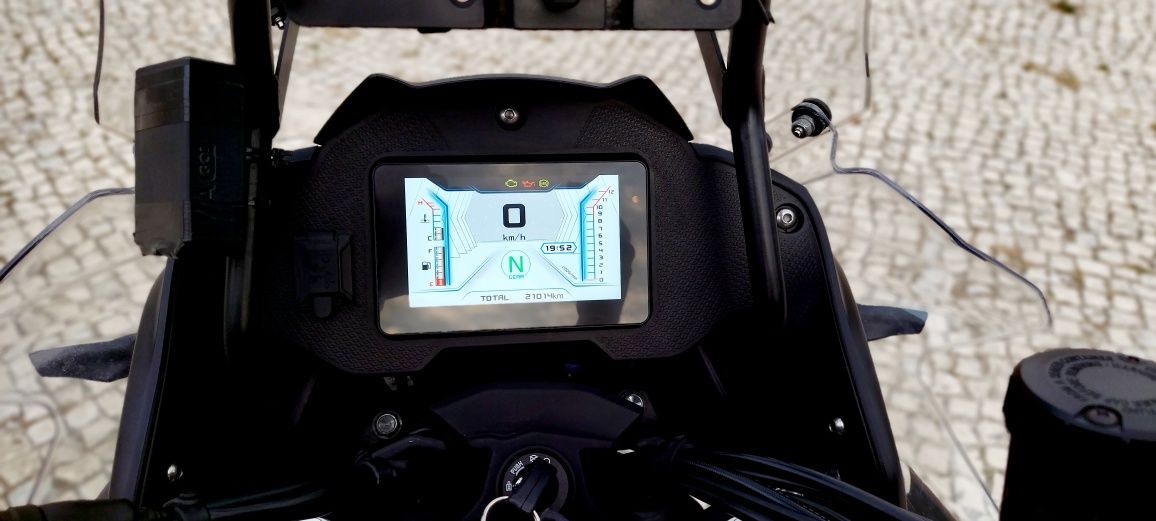 Mota QJMotor SRT700X