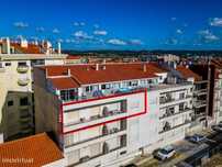Apartamento T3 com 188m2 a 200 metros da praía
