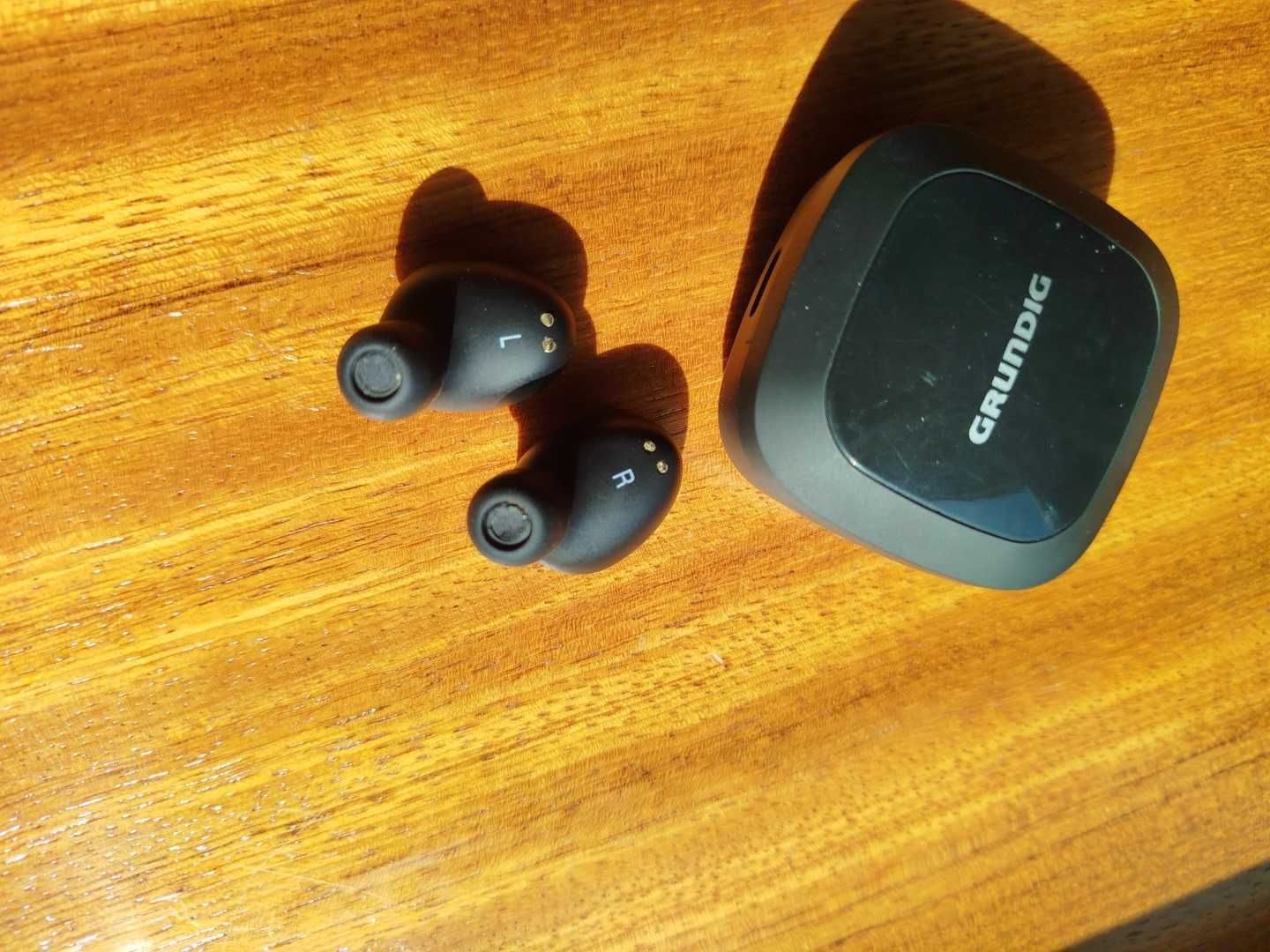 earbuds grundig pouco uso
