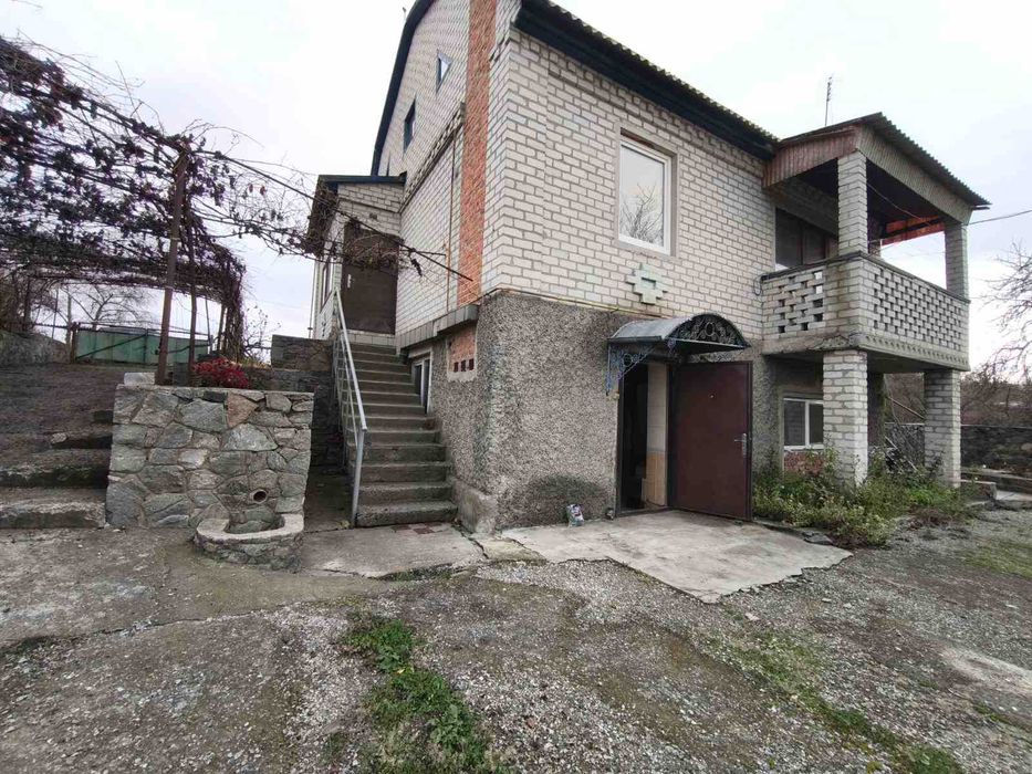 `Продам 2х поверховий будинок 144м.кв у Потоках, 30 сотів. прив.землі