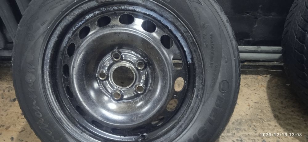 Продам клеса R15 (зима)