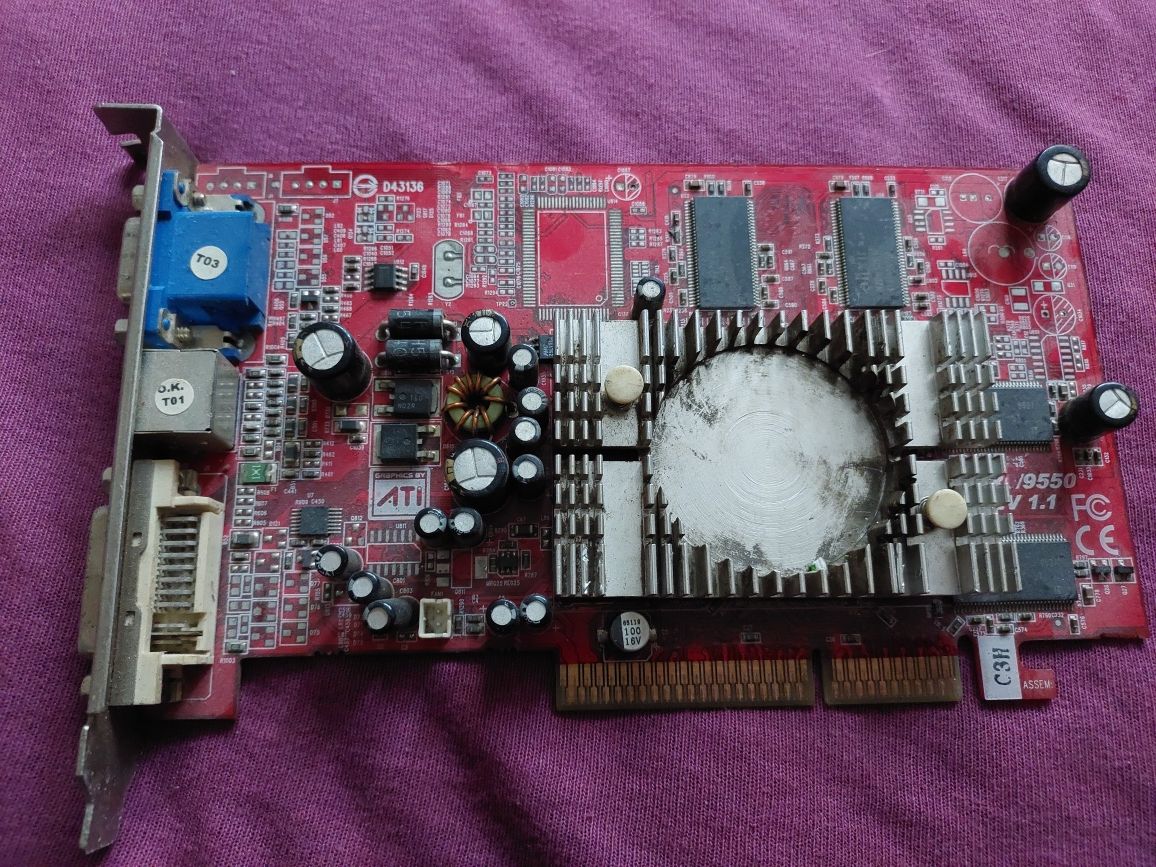 retro ATI Radeon AGP 8x uszkodzony RAM (paski) do renowacji