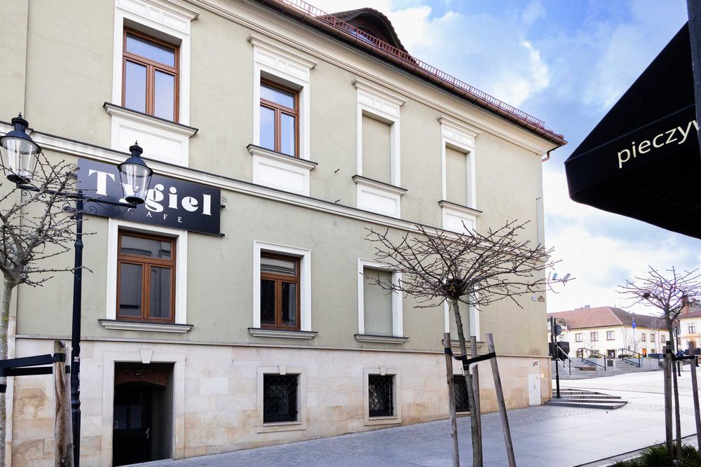 Bochnia ul. Rynek – lokal o pow 250 m2 do wynajęcia,