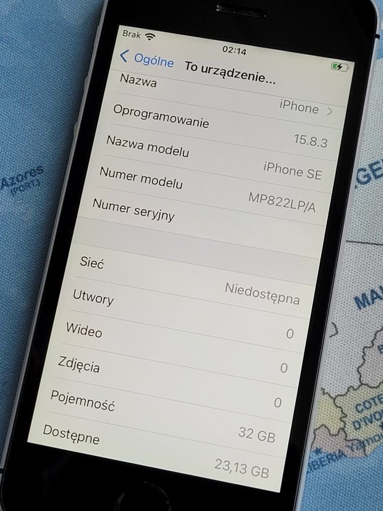 iPhone SE 32 GB Space Gray (A1723) + ładowarka, iOS 15.8.4