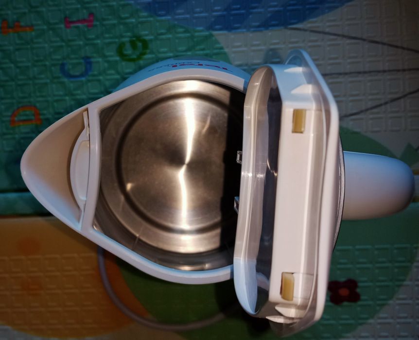 Продам електричний чайнік TEFAL