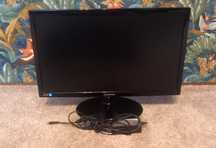 Monitor Samsung z zasilaczem