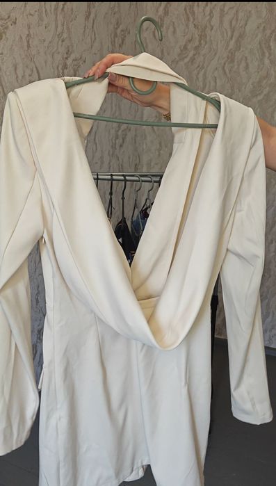 Продам нову сукню піджак.