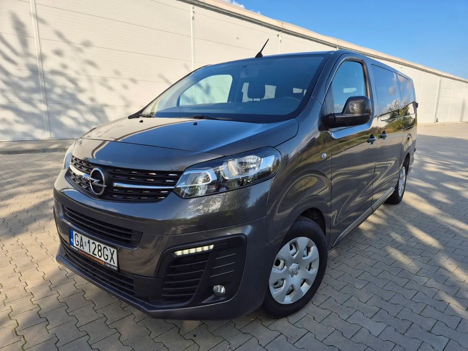 Opel Vivaro 2.0HDI LONG 9os* Salon Polska* BEZWYPADKOWY*Zadbany*1 Wł* FV23% BRUTTO