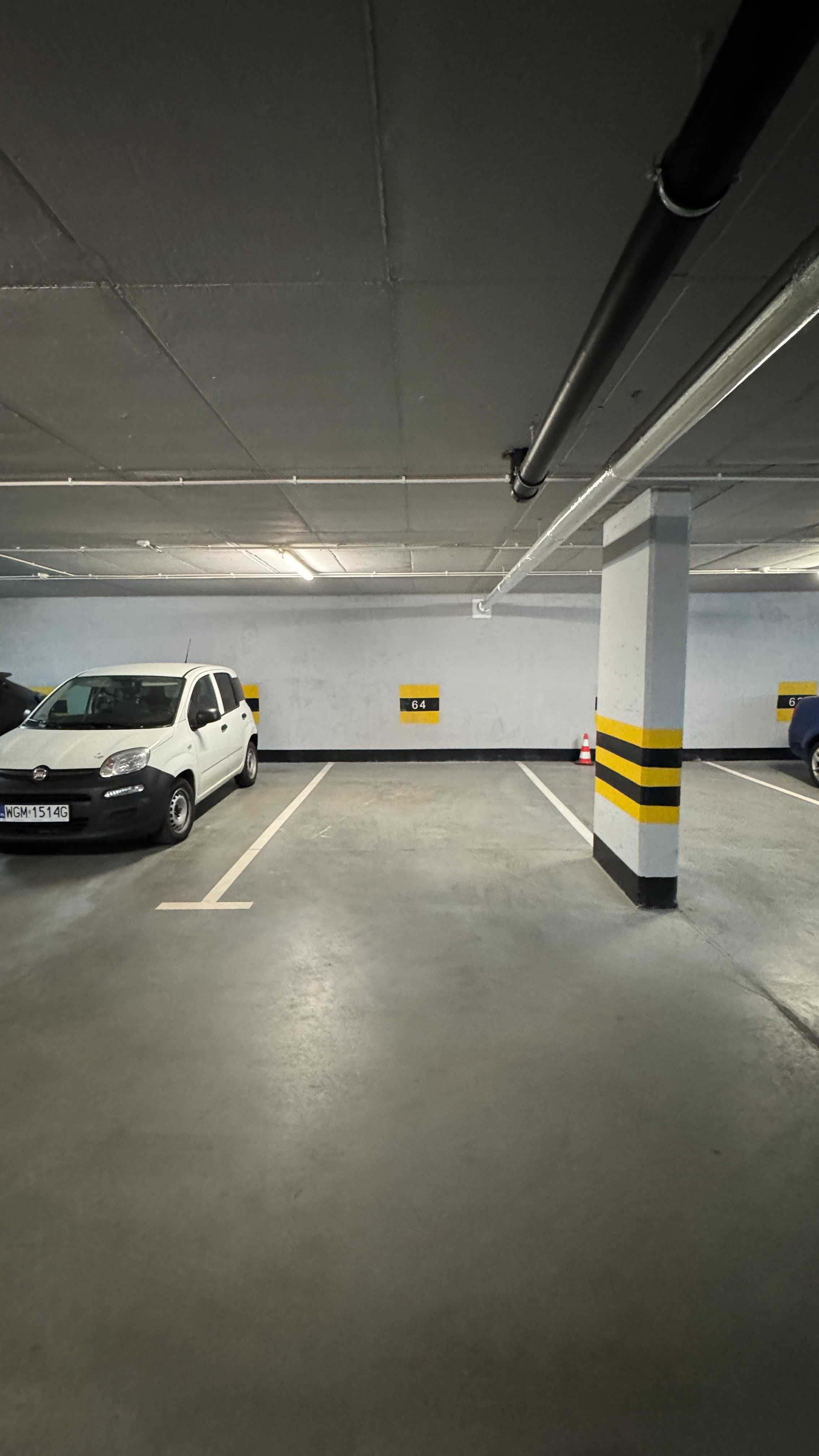 Miejsce postojowe Świrskiego 4. Ujeścisko. 2,7m x 5,3m.